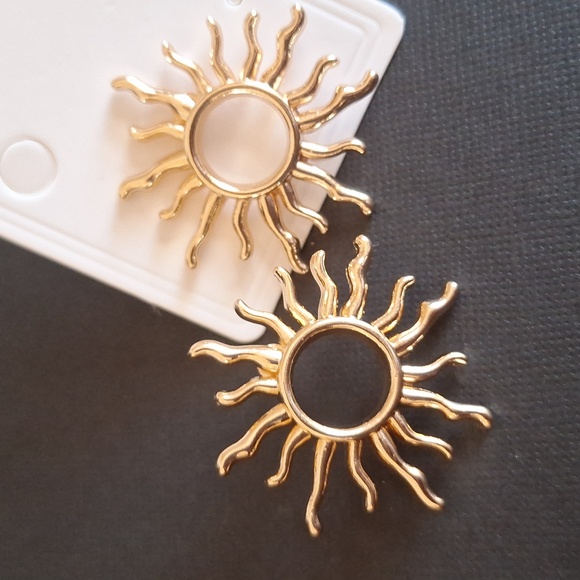 Gold Sunburst Stud Earrings Celestial Boho Statement Sun Jewelry - Picture 2 of 5